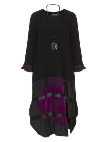 zedd plus Velvet appliqué dress and necklace Black / Pink